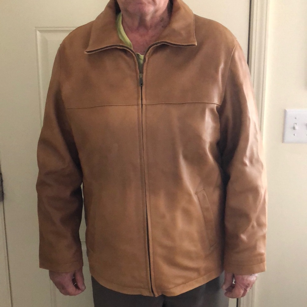 Men's Lambskin Coat. EXCELLENT Condition. Color: Caramel.
